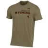 UA Wyoming Cowboys Performance S/S Tee – Feder Tan